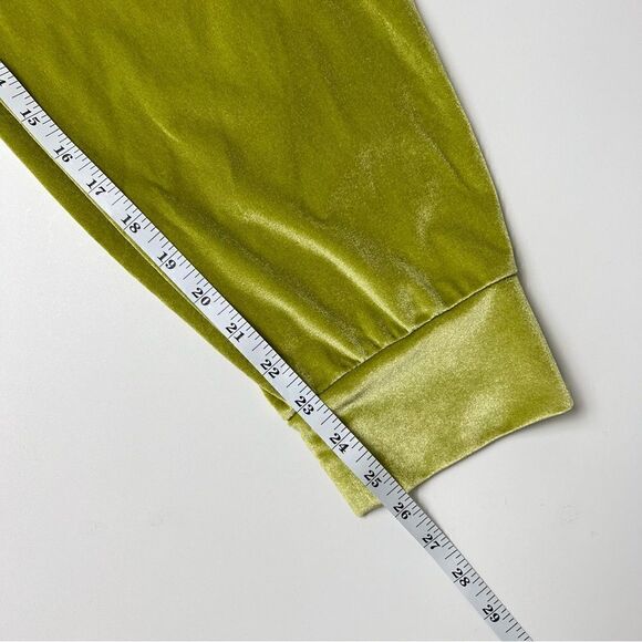 NWT Fabletics Wander Velour Cropped Puffer Jacket And Luxe Velour Jogger - Picture 16 of 16